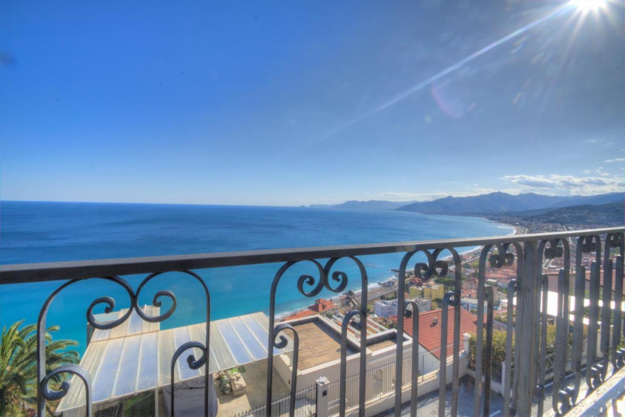 Villa Ischia Attico Sul Mare A Verezzi Borgio Verezzi Buitenkant foto